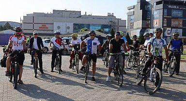 İzmit'te farkındalık oluşturan bisiklet turu