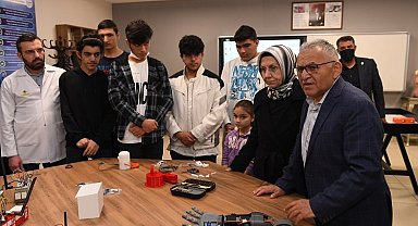 Kayseri Büyükşehir TEKNOFEST gençliğinin yanında