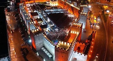 Kayseri Büyükşehir'in vizyonu şehri aydınlatıyor