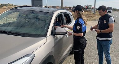 Keşan'da trafik ve araç güvenliği konulu broşür dağıtıldı