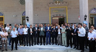 Kocaeli'de Ümmet Camii dualarla açıldı