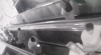 Kocaeli'de yürüyen merdivenlerde sorumsuz hareket