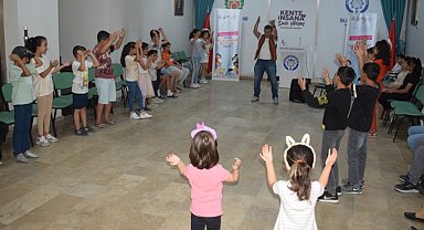 Malatya'da 'yalnız değilsin'de çocuk güvenliği konuşuldu