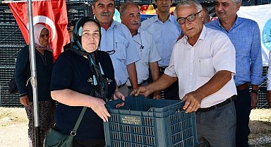 Manisa Büyükşehir'den Selendili üreticilerine kasa desteği