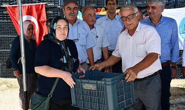 Manisa Büyükşehir'den Selendili üreticilerine kasa desteği
