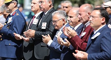 Memduh Büyükkılıç'tan şehit polise son görev