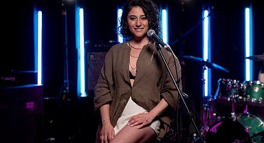 Merve Yılmaz'dan iki farklı 'YETER'