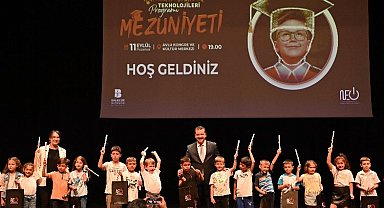 Minik teknoloji uzmanları mezun oldu