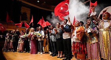 Muhtarlar Cumhuriyet için sahnede