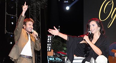 Mustafa Ceceli ve Öykü Gürman'dan Pazaryeri'nde muhteşem konser