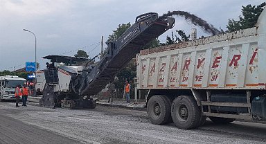 Pazaryeri caddelerine 'trimer'li makyaj