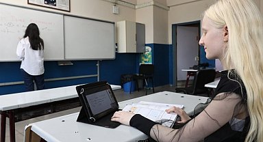 TahtApp uygulaması az gören çocukların yanında
