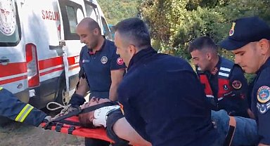 Uçuruma düşen vatandaşı Kocaeli İtfaiyesi kurtardı