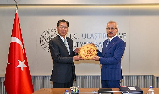 Ulaştırma ve Altyapı Bakanı Çin Büyükelçisi'ni ağırladı