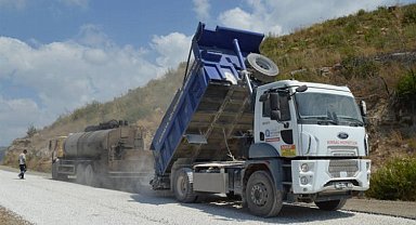 Yaylaalan-Sevinç grup yolunda asfalt dökümüne başlandı