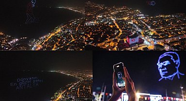 500 drone ile harika 100. yılı şovu