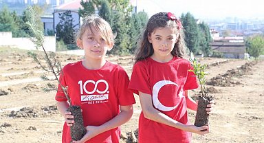 553 şehidimiz adına fidanları İzmit'te toprakla buluştu