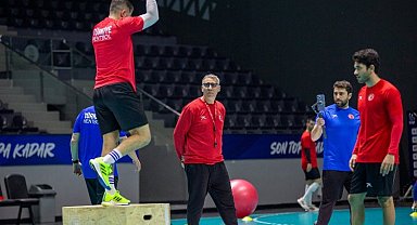 A milli erkekler İtalya'ya hazırlanıyor