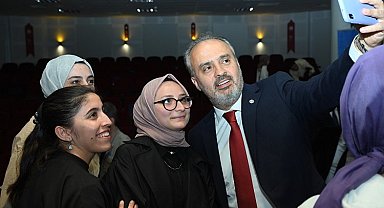 Alinur Aktaş, gençlerle tecrübelerini paylaştı