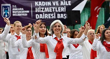 Ankaralı 100 kadınlardan zeybek gösterisi