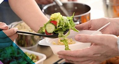 Anne Eli'ne ilk günden yoğun ilgi