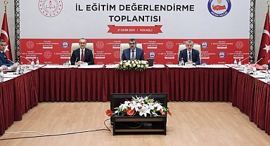 Bakan Tekin eğitimi Kocaeli'den değerlendirdi
