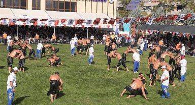 Başkent er meydanına döndü