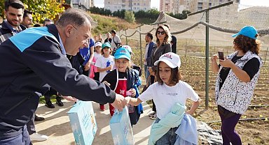 Beylikdüzü'ne kışlık ilk fideler minik ellerden