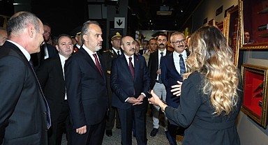 Bir Cumhuriyet Ressamı Şefik Bursalı