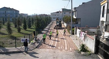 Bursa İnegöl'de yol kaplama çalışmalarında sona doğru