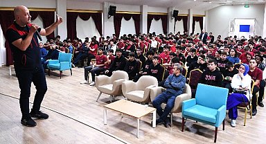 Bursa Osmangazi'de uluslararası lisede 'iklim değişikliği' eğitimi