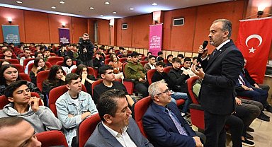 Bursa'da Başkan Aktaş'tan gençlere altın öğütler