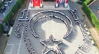 Bursa'da ortaokul öğrencilerinden 100. yıla özel kareografi