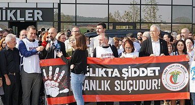 Bursa'da sağlık çalışanları da 'yeter artık' dedi