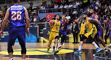 Carettalar, galibiyete doymuyor