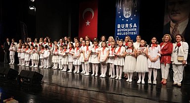 Çocukların geleceği için Bursa'da sahneye çıktılar