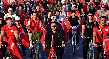 Cumhuriyet'in 100'üncü yılı için pedalladılar