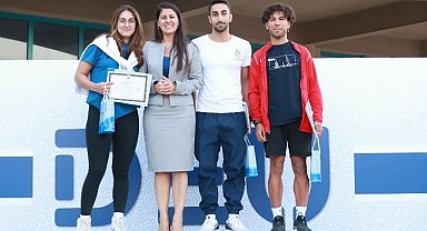 DEÜ Spor Şenliği'nde üniversiteliler ödüllendirildi