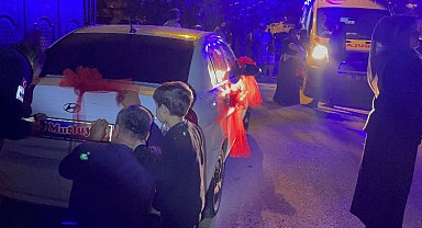 Düğün konvoyunda kaza