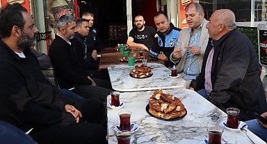 Düzce'de simitler zabıtadan çaylar esnaftan