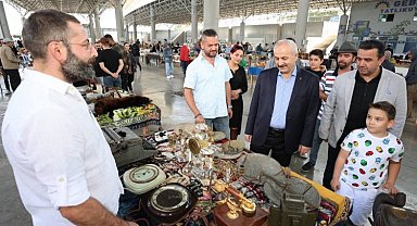 Gebze'de Antika Pazarı'na yoğun ilgi