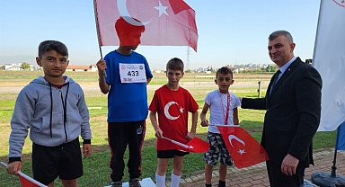 Gölcük'te 100. yıla koştular