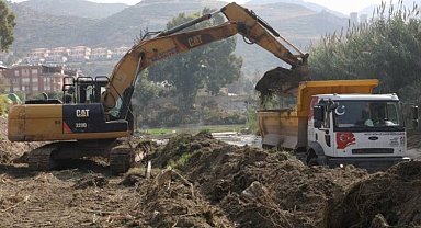 Hatay'da olası sele karşı tedbiri elden bırakmıyor