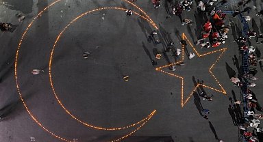 İlelebet Cumhuriyet için 1923 mum yaktılar