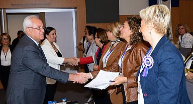 İzmirli kadınlar Karabağlar'da toplandı