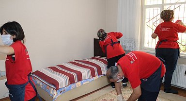 İzmit evde temizlik ile vatandaşın hayatını kolaylaştırıyor