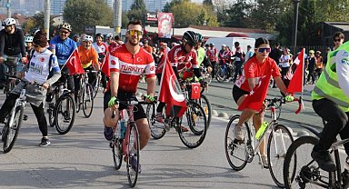 İzmit'te Bisiklet Korteji renkli görüntüler oluşturdu