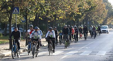 İzmit'te pedallar 100. Yıl için çevrildi