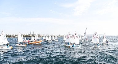 Kadıköy Cumhuriyet Kupası Yelken Yarışları başladı