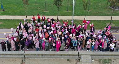 Kadınlardan Kocaeli'de pembe balonlu yürüyüş